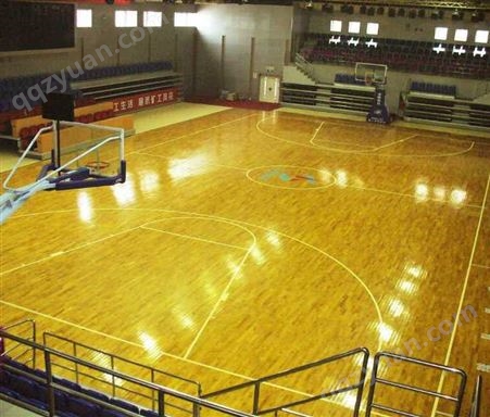 供应体育场地篮球场  羽毛球场运动木地板 结实耐用时间长 双龙骨