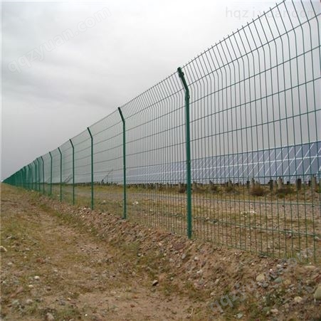 防攀爬隔离网 围墙围栏网 围墙围栏网 鱼塘隔离网