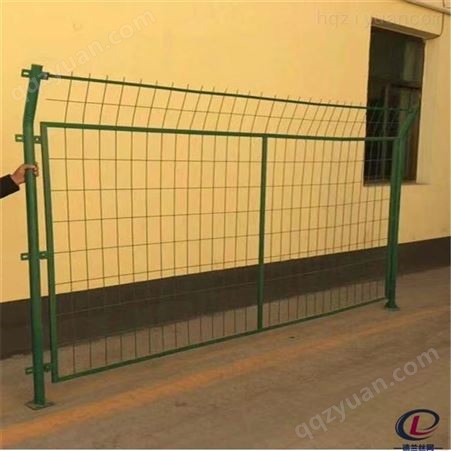 厂家供应 框架护栏网 高速公路护栏网 浸塑公路围栏网 德兰定制